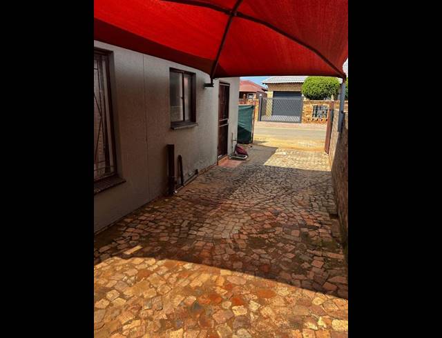 2 BEDROOM PROPERTY TO RENT IN SOSHANGUVE VV